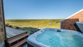 House, Multiple Beds (89956 Ocean Dr) | Spa