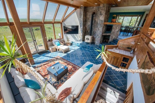 Casa, varias camas (89956 Ocean Dr) | Cocina privada | Condimentos y toallas de papel 
