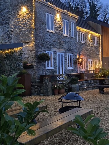 Farmhouse with Hot Tub & Far Reaching Views Of Dartmoor