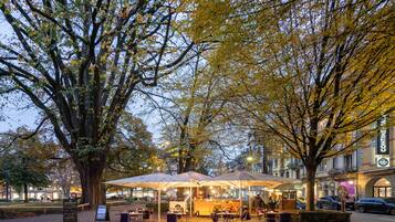 Breakfast, lunch and dinner served