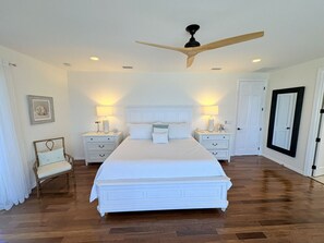 5 bedrooms, travel crib, free WiFi, bed sheets