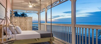 Flamingo Beach: Beachfront Home with Endless Relaxation & Gulf Views