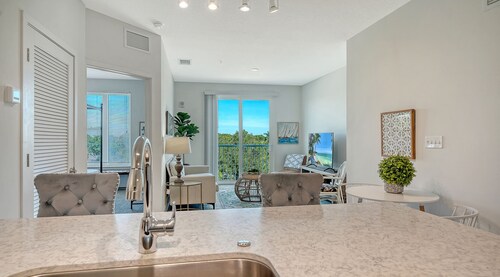 Fully Equipped Downtown Apartment with Pool, Gym, and Coworking Space