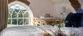 Large country house, near Heligan Gardens, an ideal base for exploring Cornwall.