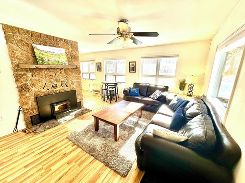 The Lake City Cabin & Ice Climber’s Paradise