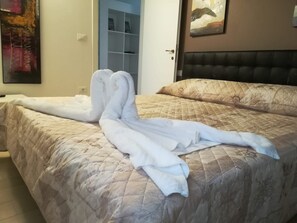 2 bedrooms, iron/ironing board, free WiFi, bed sheets