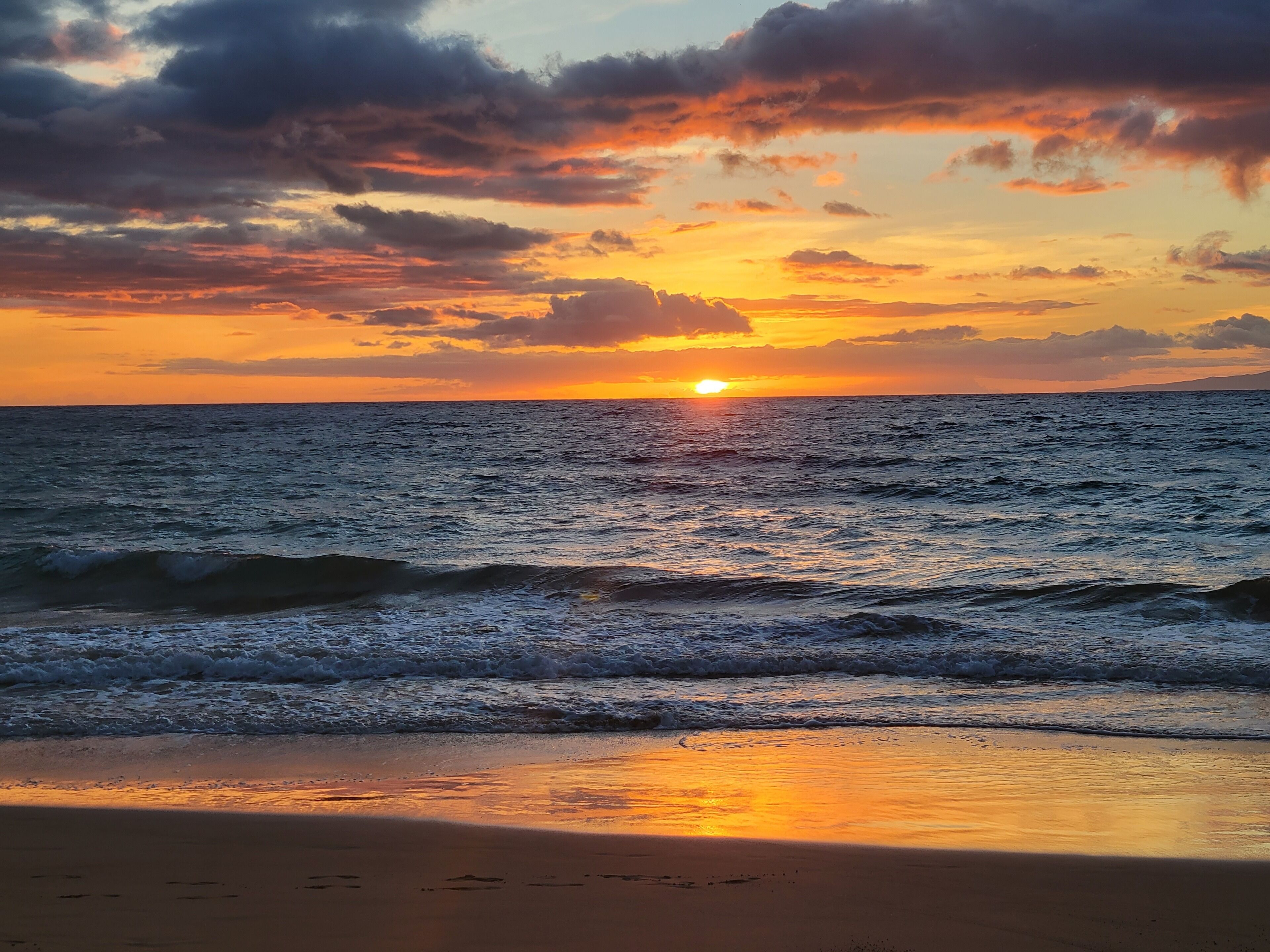 Beach nearby, sun loungers, beach towels