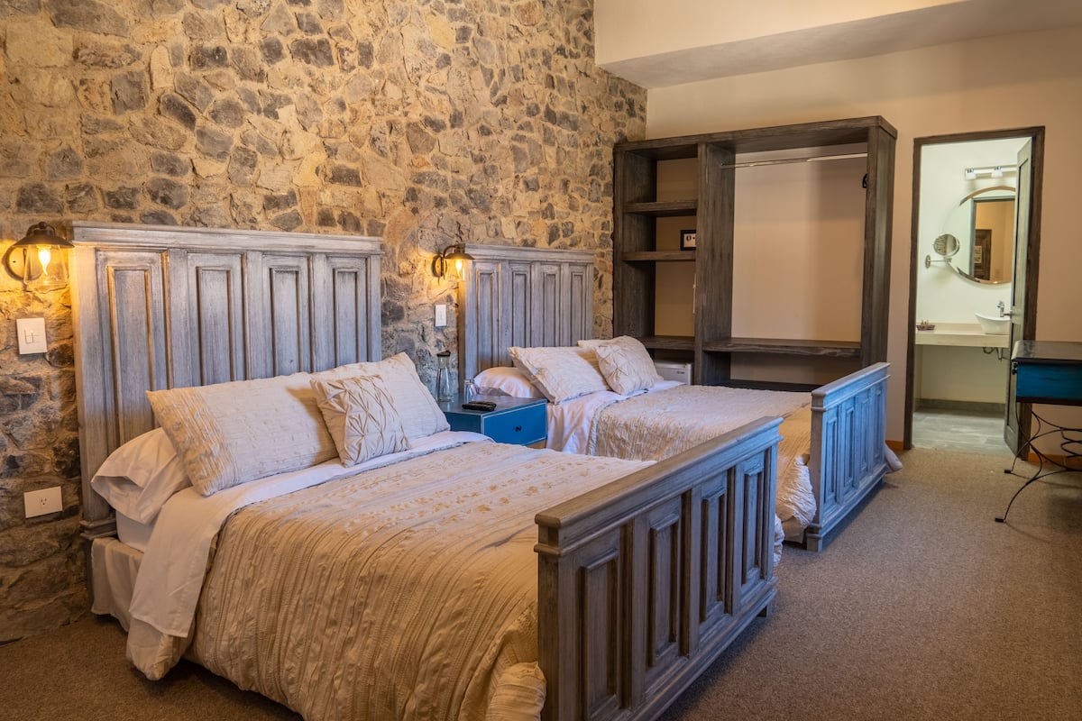 Comfort tweepersoonskamer, 2 tweepersoonsbedden | 1 slaapkamer, luxe beddengoed, donzen dekbedden, pillowtop-bedden