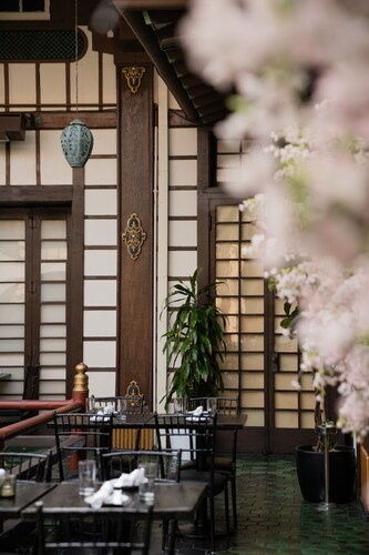 Hollywood Hills Hotel