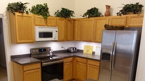 House | Private kitchen | Fridge, microwave, dishwasher, cookware/dishes/utensils