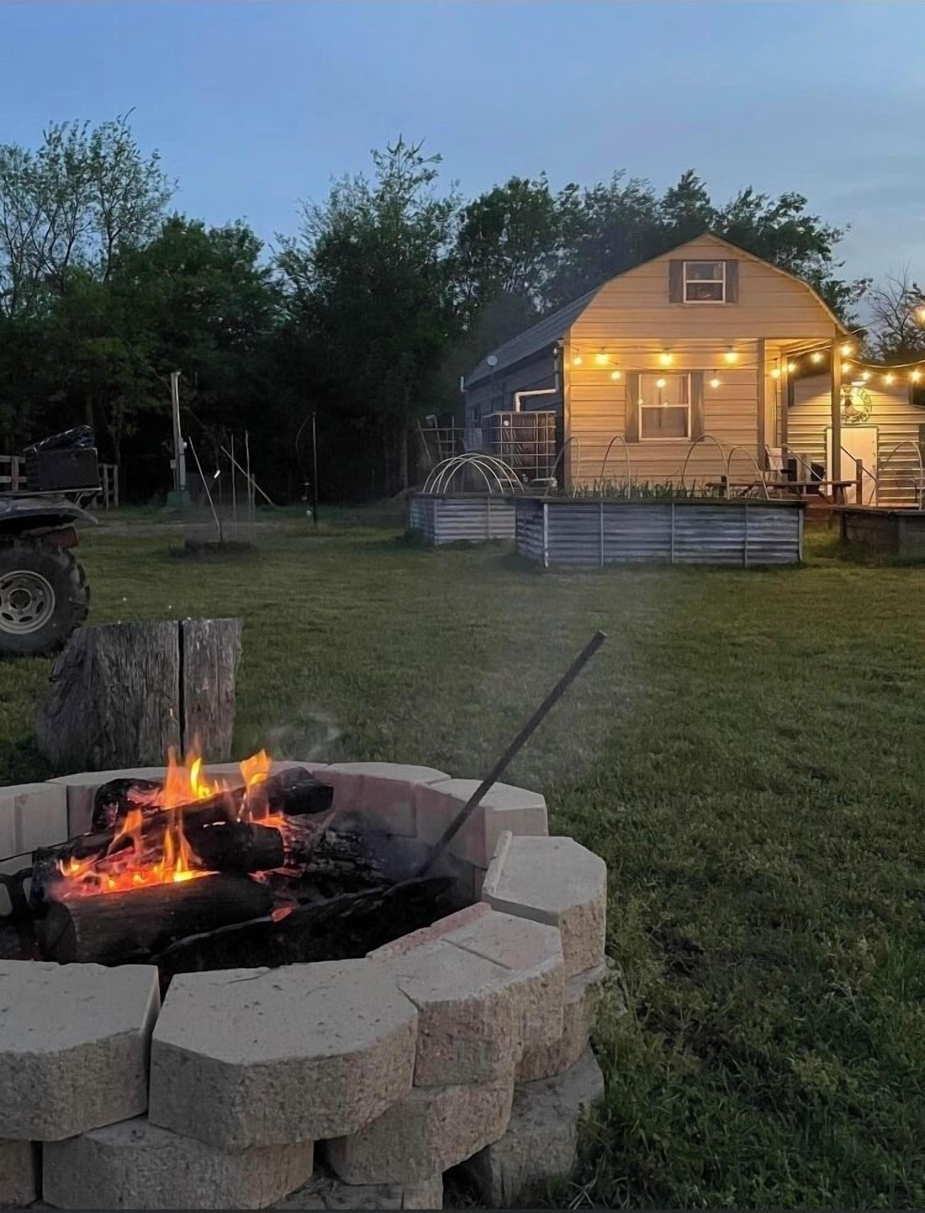 المنطقة المحيطة بالمنشأة