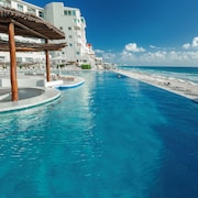 Cyan Cancun Resort & Spa 