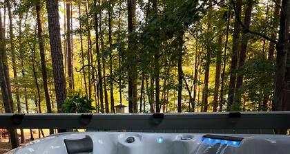 lake front, dock, hot tub, Clemson, 7 bedrooms, 7 baths, kayaks, waterfalls ,