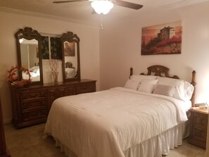 1 chambre, fer et planche à repasser, Wi-Fi, literie fournie