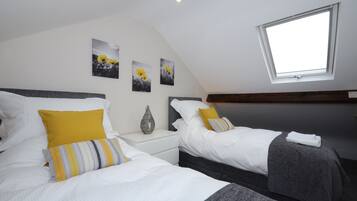 3 bedrooms, iron/ironing board, Internet