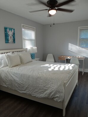 3 habitaciones, escritorio, tabla de planchar con plancha y wifi gratis 