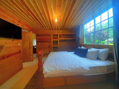 Pinard's Mountain Resort 
Liberty Suite Cottage 7