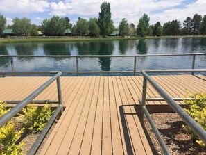 المنطقة المحيطة بالمنشأة