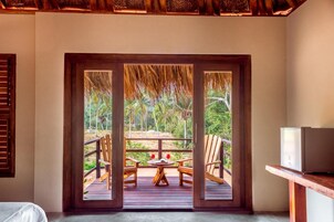 Edredons de pluma, frigobar, cofres nos quartos, Wi-Fi de cortesia