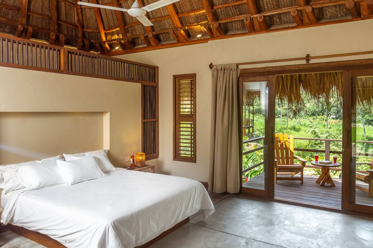 Deluxe Cabin | Down comforters, minibar, in-room safe, WiFi (free)