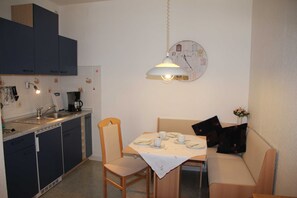 Geladeira, micro-ondas