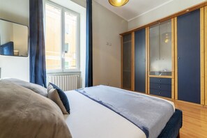 2 bedrooms - GuestHost - Beautiful apartment located on the third floor of a building with a lift not suitable for the disabled.It comfortably accommodates 6 people in 100 square meters of space.The strong point of the structure is definitely the location, a few step (Roma)