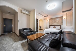 Habitación superior con 2 camas individuales | Edredones de plumas y mobiliario individual