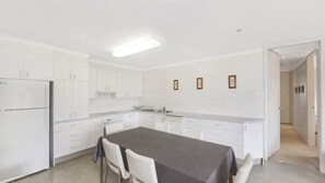 Dining - Sand N Sun - Opposite the Beach (Avoca Beach)