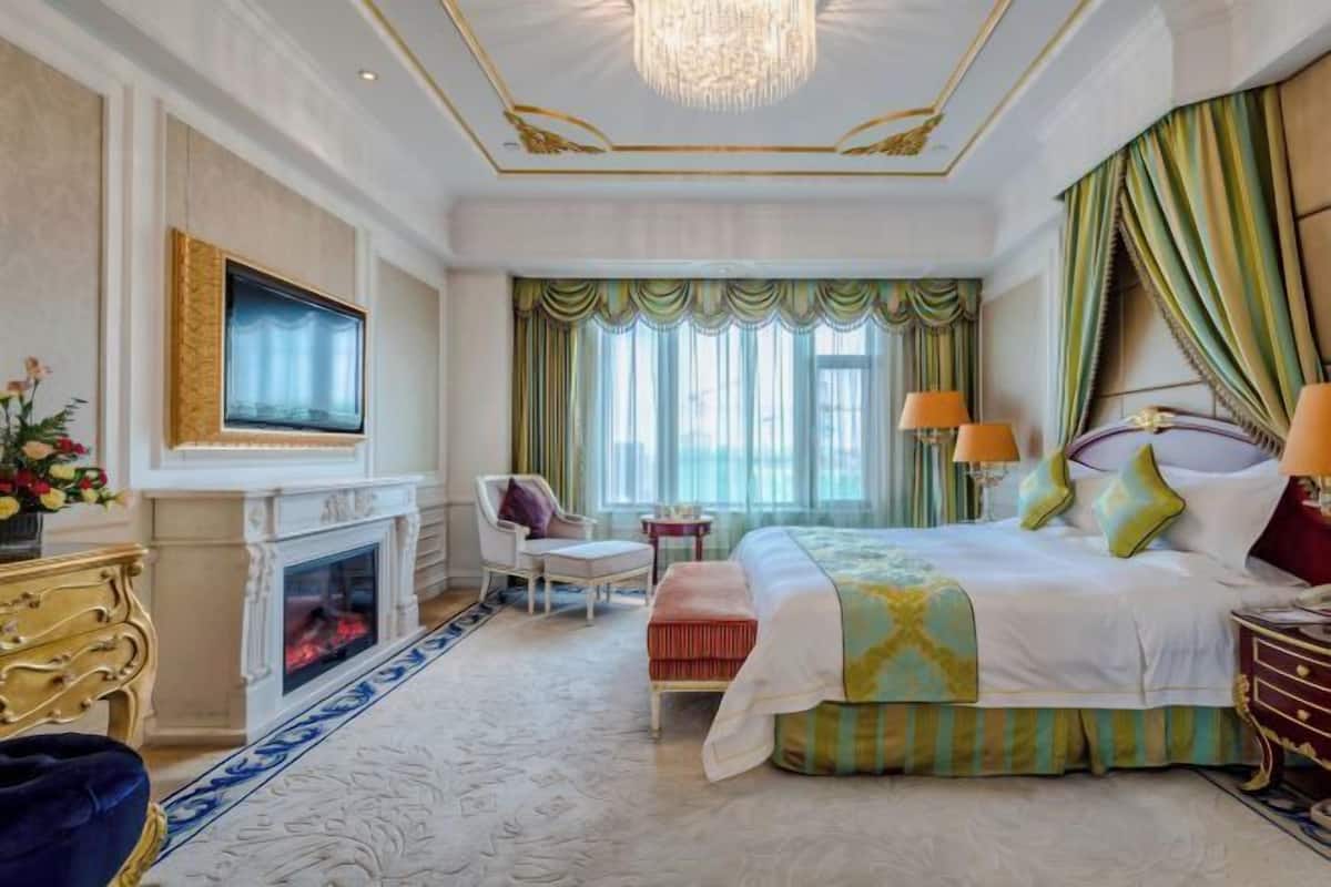 1 bedroom, minibar, in-room safe, desk