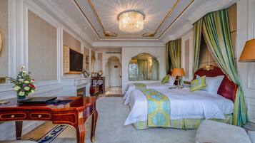 迷你吧、客房內保險箱、書桌、遮光布/窗簾