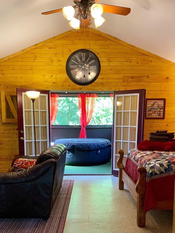 1 bedroom, bed sheets