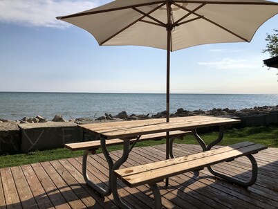 Lake Erie waterfront cottage 