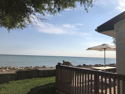 Lake Erie waterfront cottage 