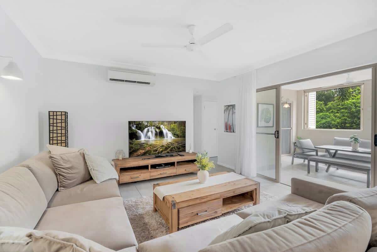 Smart TV, fireplace, offices