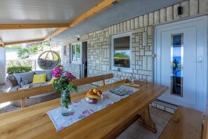 Villa | Terrace/patio