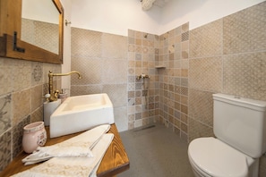 Villa | Bathroom