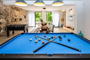 Villa | Game room