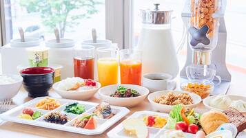 Café da manhã com buffet todos os dias (JPY 1700 por pessoa)
