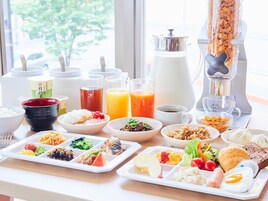 Daily buffet breakfast (JPY 1700 per person)