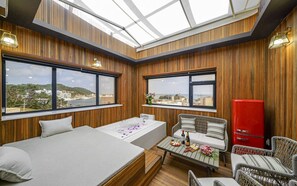 Family Suite, Ocean View (Spa, Netflix + Styler + Air purifier) - Gijang No.25 Hotel (Busan)