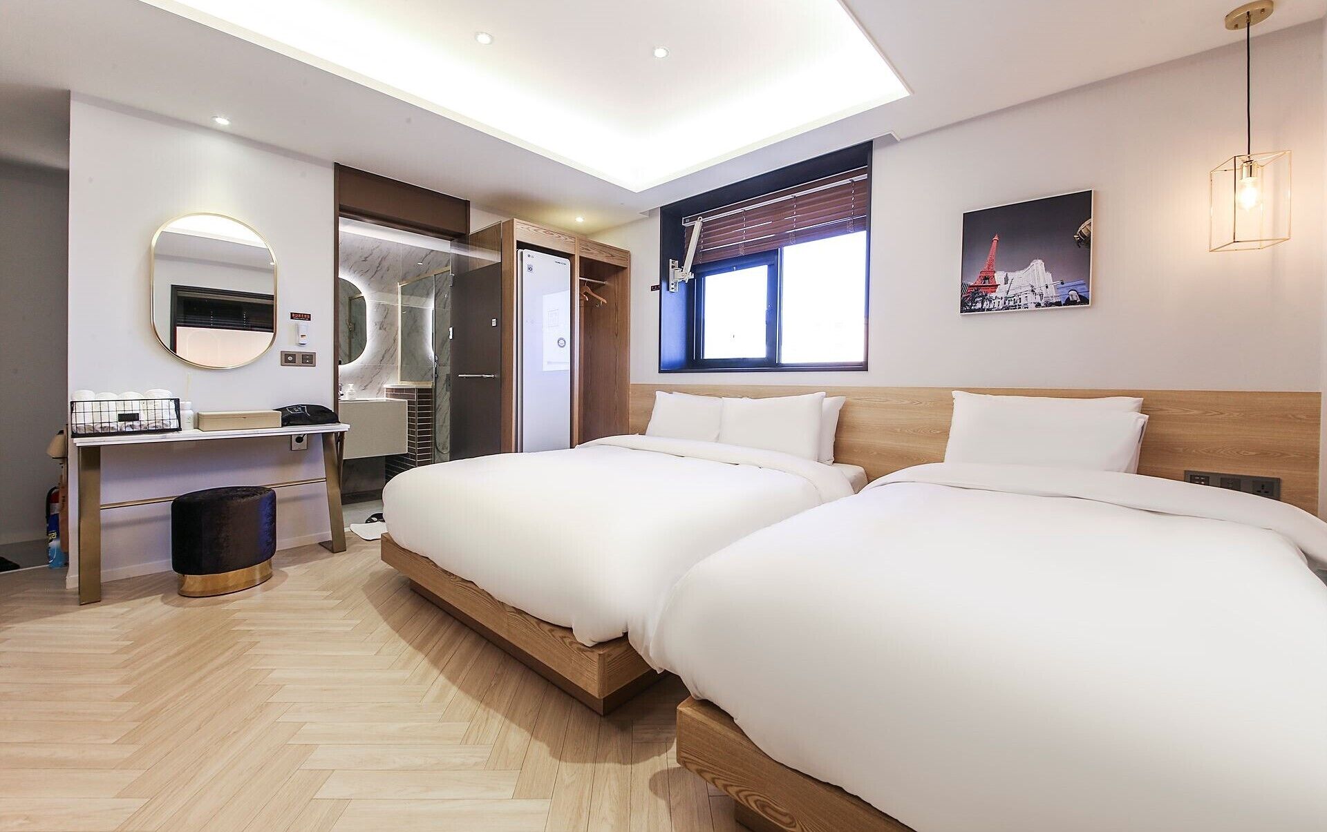 family suite, ocean view (spa, netflix + styler + air purifier) | premium bedding, down duvets, desk, laptop workspace