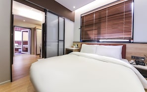 Suite, Ocean View (Netflix+ Styler) | 1 bedroom, premium bedding, down comforters, desk