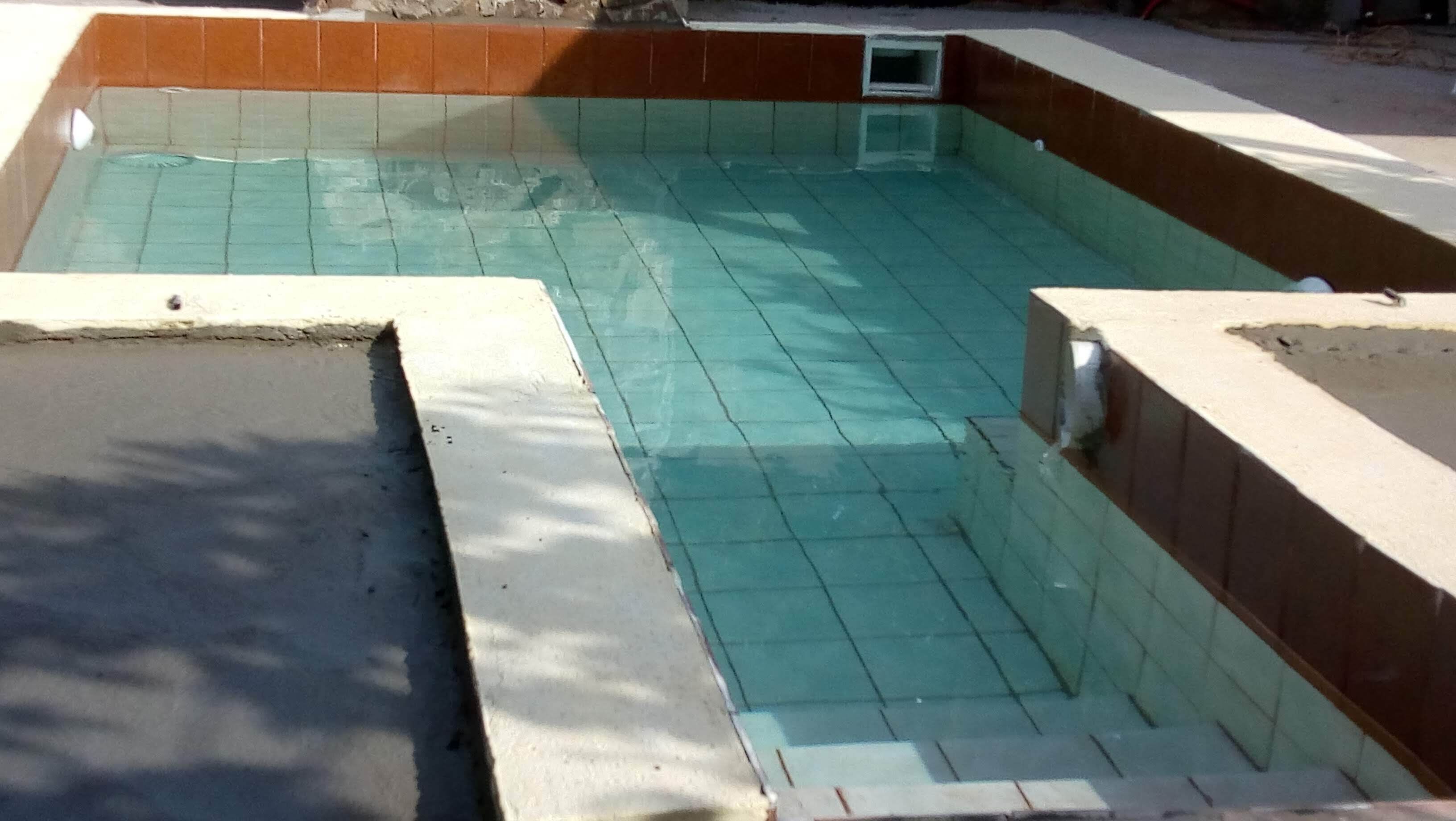 Habitación, 1 habitación, para fumadores, balcón | Alberca | Alberca al aire libre 