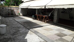 Dormitorio compartido, 2 habitaciones, balcón, vistas al jardín | Exterior