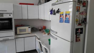 Dormitório compartilhado, 1 quarto, para fumantes, varanda | Parte interna