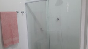 Gemeinsamer Schlafsaal, 1 Schlafzimmer, Raucher, Terrasse | Dusche im Bad