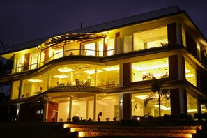 واجهة المنشأة