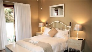 Room, 3 Bedrooms | 3 bedrooms, iron/ironing board