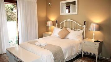 Room, 3 Bedrooms | 3 bedrooms, iron/ironing board