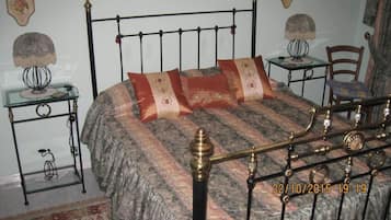Room, 1 Bedroom, Patio, Ocean View | 1 bilik tidur, peti besi dalam bilik, kalis bunyi